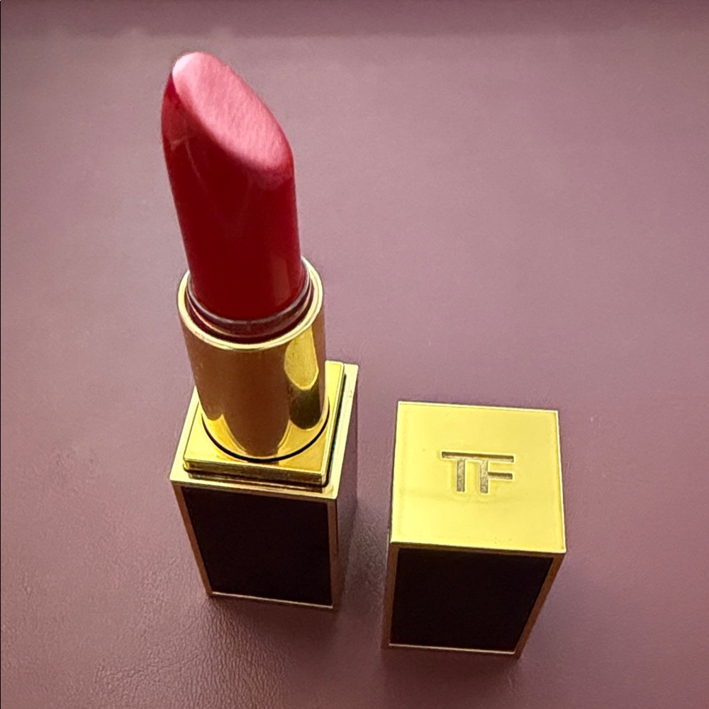 Tom Ford Cherry Lush #10 Lipstick Rouge Levres